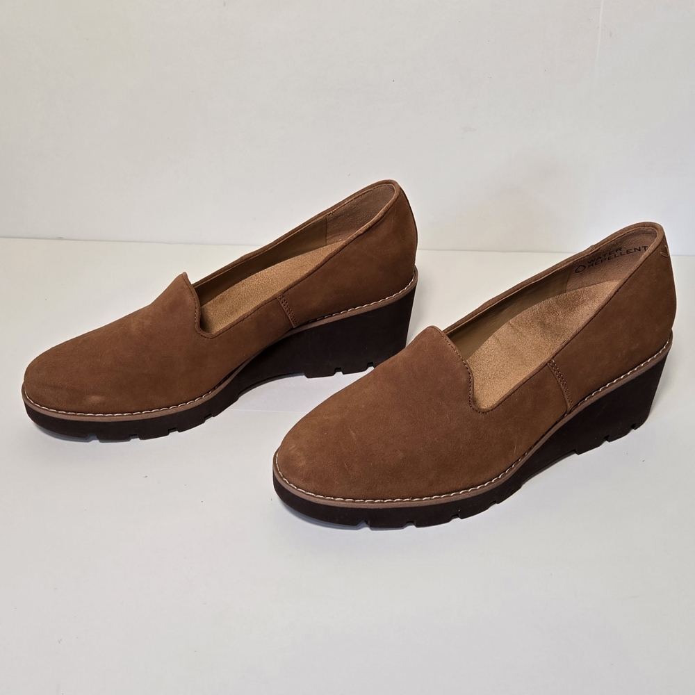 Vionic Aster Willa Sz 9.5 Brown Suede Slip On Wedge Loafer Shoes Water Repellent